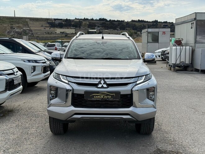 Mitsubishi L200-2