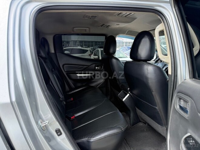 Mitsubishi L200-16