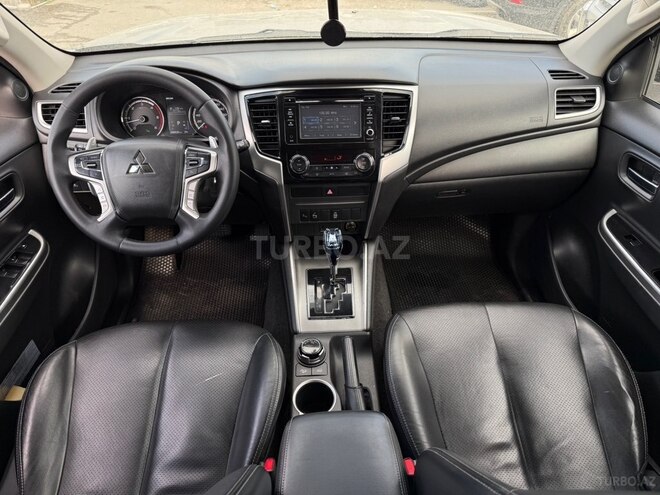 Mitsubishi L200-7