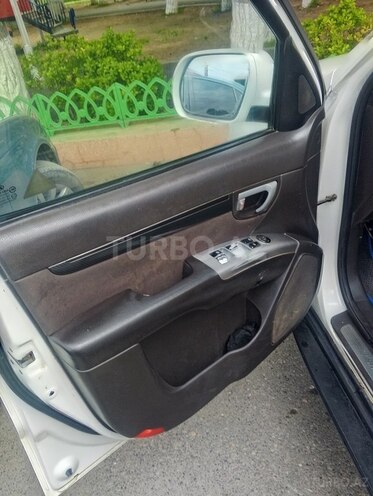 Hyundai Santa Fe-8