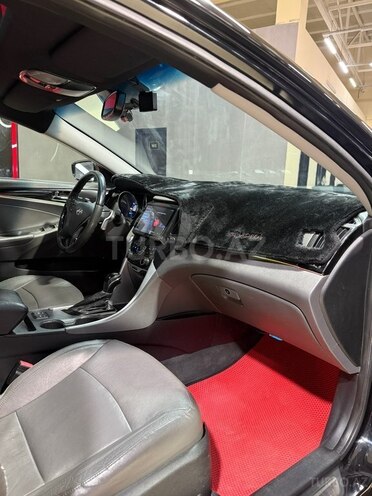 Hyundai Sonata-16