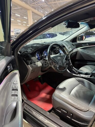 Hyundai Sonata-14
