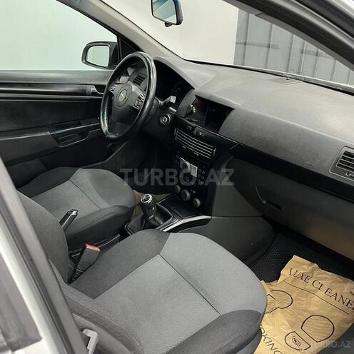 Opel Astra-11