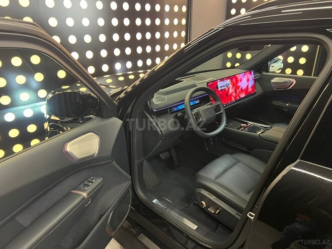 Lynk & Co 900-9