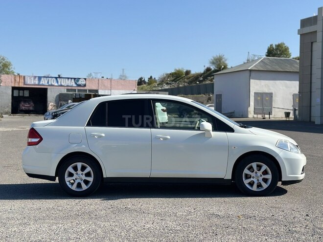 Nissan Tiida-3