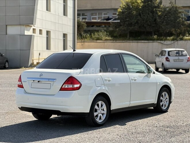 Nissan Tiida-7