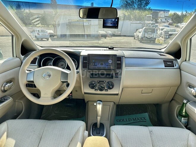 Nissan Tiida-10