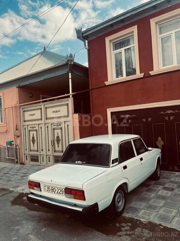 LADA (VAZ) 2107-2