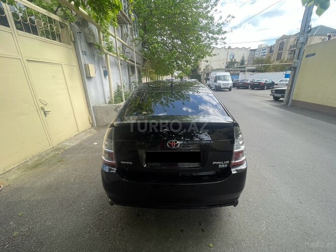 Toyota Prius-2