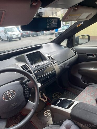 Toyota Prius-4