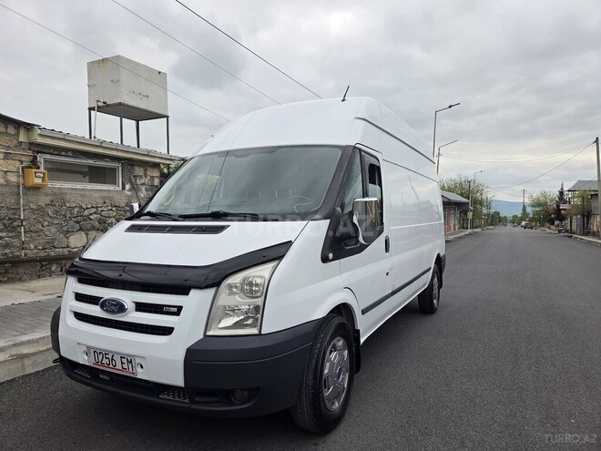 Ford Transit-4