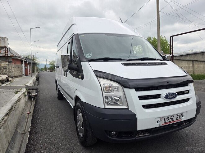 Ford Transit-5