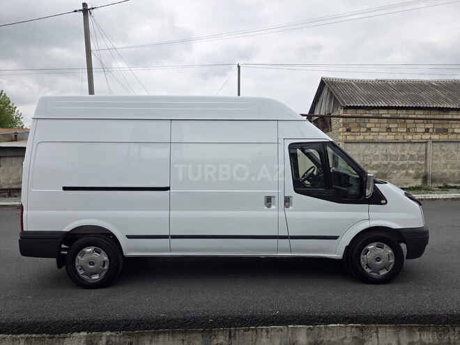 Ford Transit-8