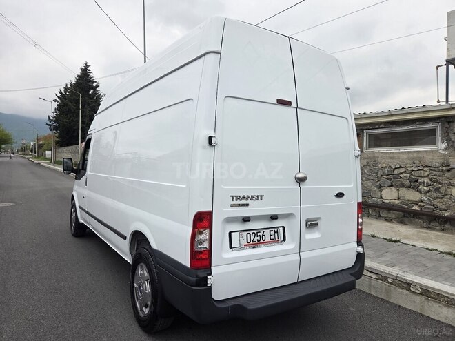 Ford Transit-7