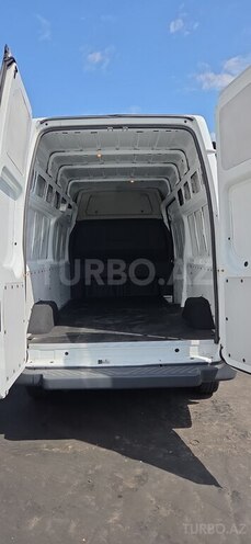 Ford Transit-15