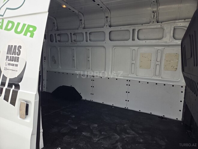 Ford Transit-21