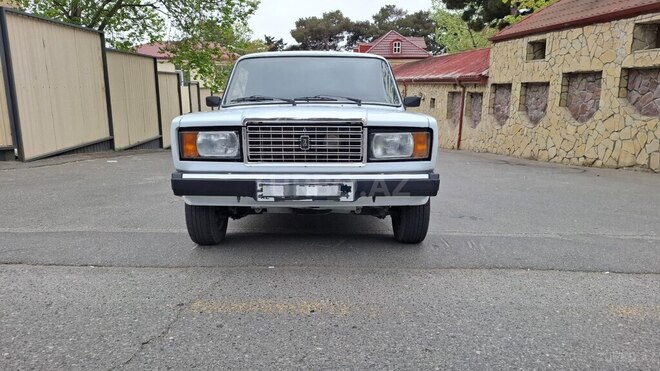 LADA (VAZ) 2107-1