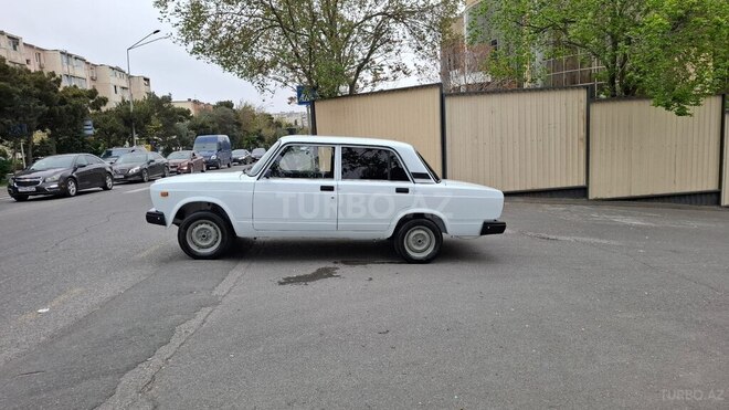 LADA (VAZ) 2107-2