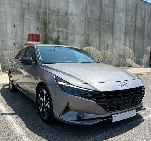 Hyundai Elantra-2