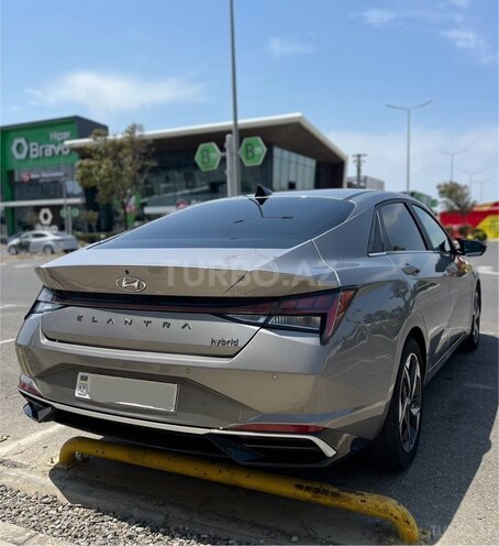 Hyundai Elantra-7