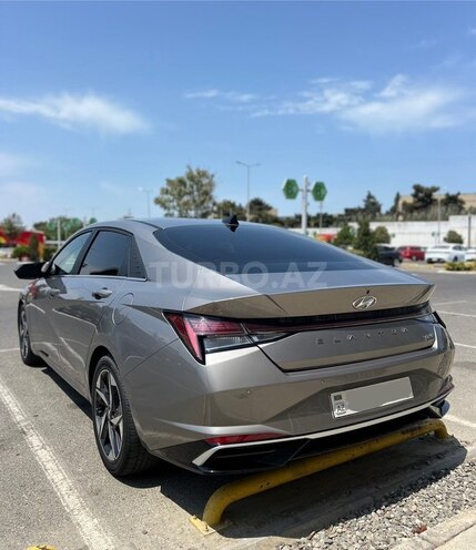 Hyundai Elantra-6