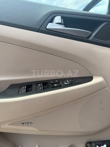 Hyundai Tucson-12