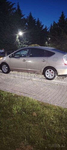Toyota Prius-2