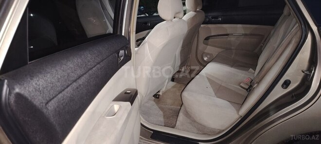 Toyota Prius-5