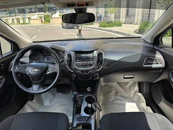 Chevrolet Cruze-11