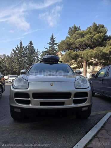 Porsche Cayenne Turbo S-1
