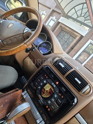 Porsche Cayenne Turbo S-6