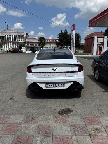 Hyundai Sonata-2