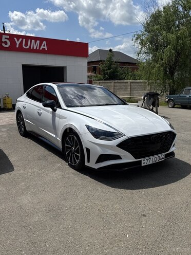 Hyundai Sonata-4