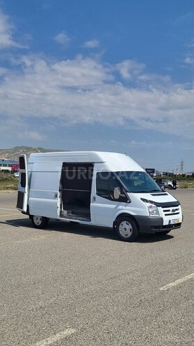 Ford Transit-9