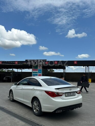 Hyundai Sonata-3