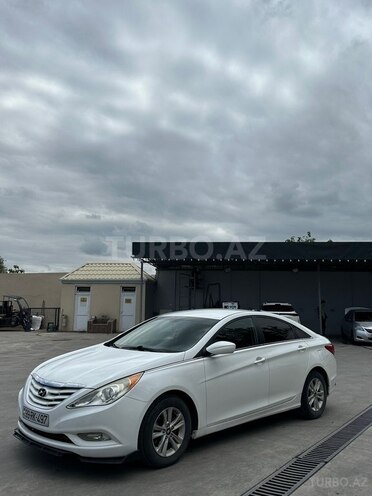 Hyundai Sonata-2