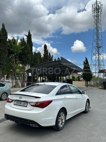 Hyundai Sonata-5
