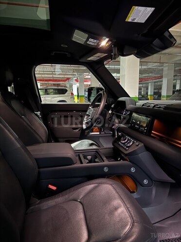 Land Rover Defender-15