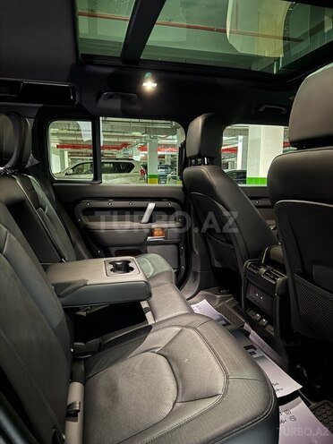 Land Rover Defender-16
