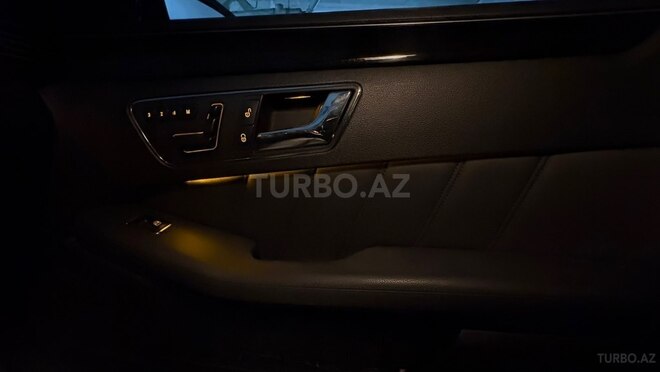 Mercedes E 220-10
