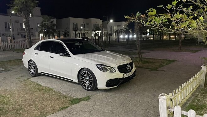 Mercedes E 220-1
