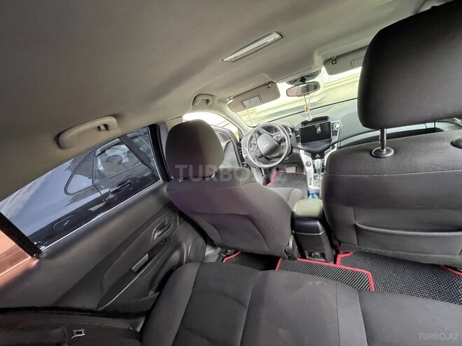 Chevrolet Cruze-9