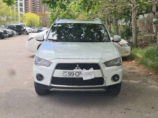 Mitsubishi Outlander-1