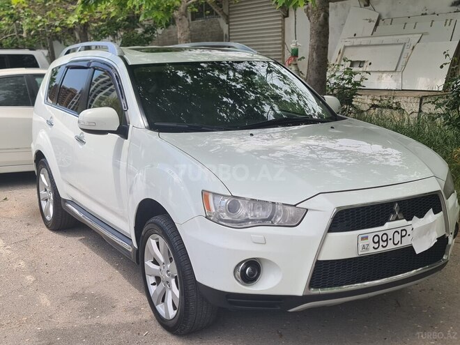 Mitsubishi Outlander-2