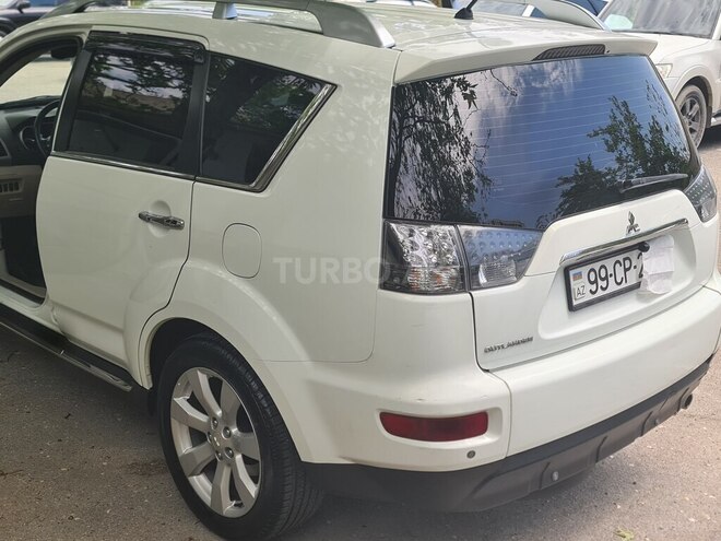 Mitsubishi Outlander-8