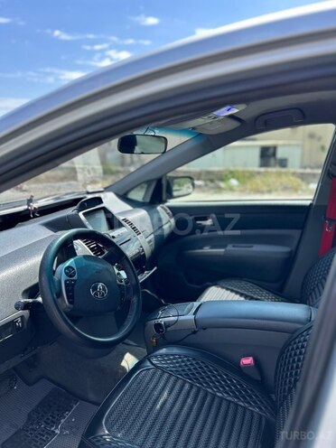 Toyota Prius-10