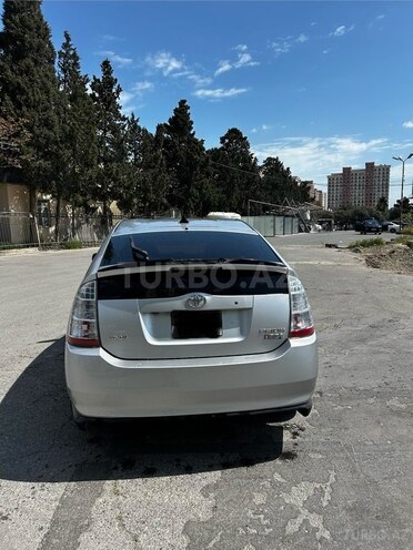 Toyota Prius-2