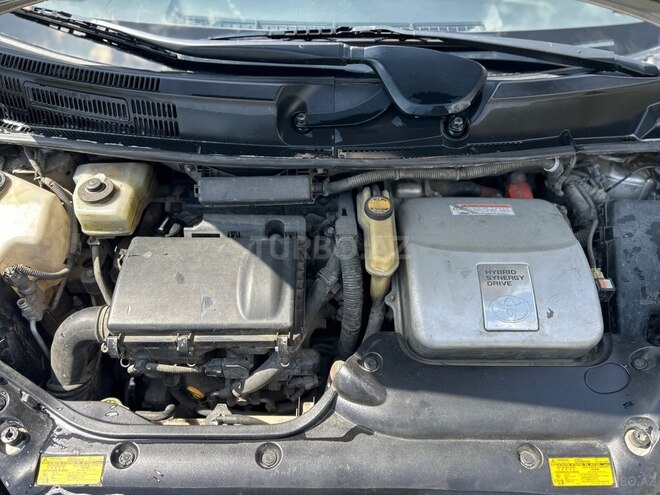Toyota Prius-13