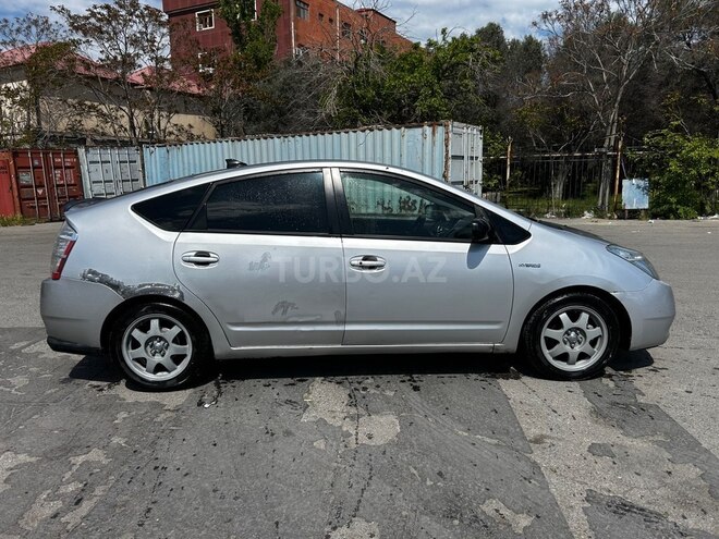 Toyota Prius-5