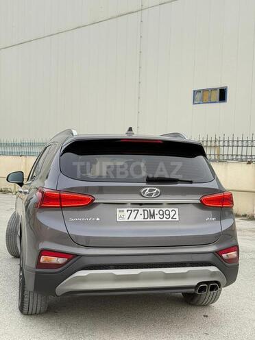 Hyundai Santa Fe-4
